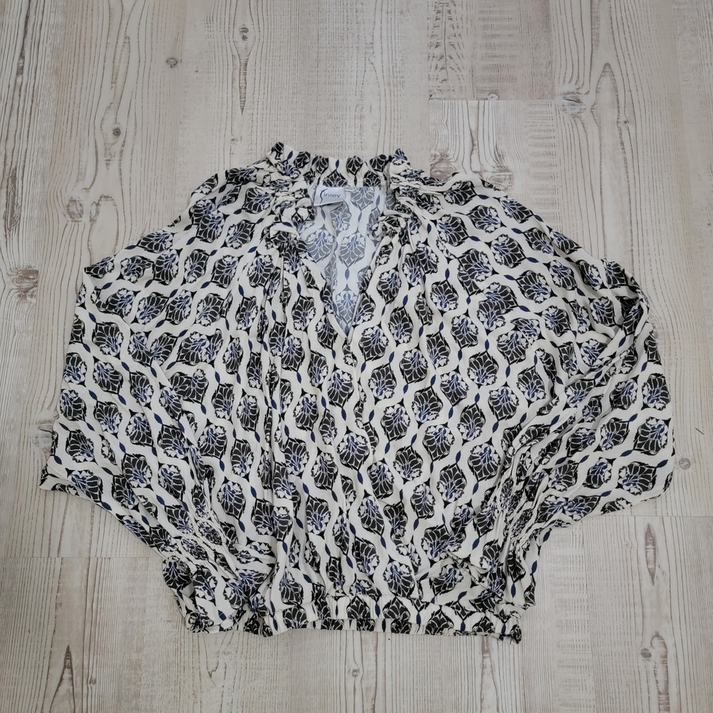 Finley Brette Blouson Sleeve Vintage Medallion Leaf Print Blouse Medium
